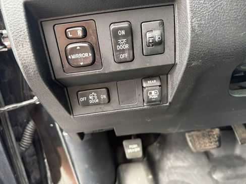 Used 2014 Toyota Tundra Limited w/ Limited Premium Package AWD/4WD image 24