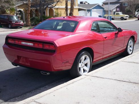 Used 2013 Dodge Challenger SXT Plus image 8