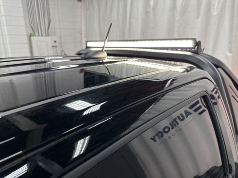 Used 2025 Chevrolet Colorado Z71 w/ Midnight Edition image 12