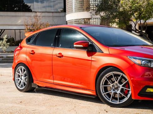 Used 2018 Ford Focus ST w/ Equipment Group 401A image 37