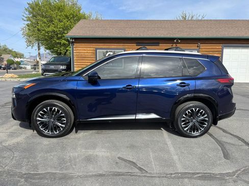 Used 2025 Nissan Rogue Platinum w/ Platinum Premium Package AWD/4WD image 8