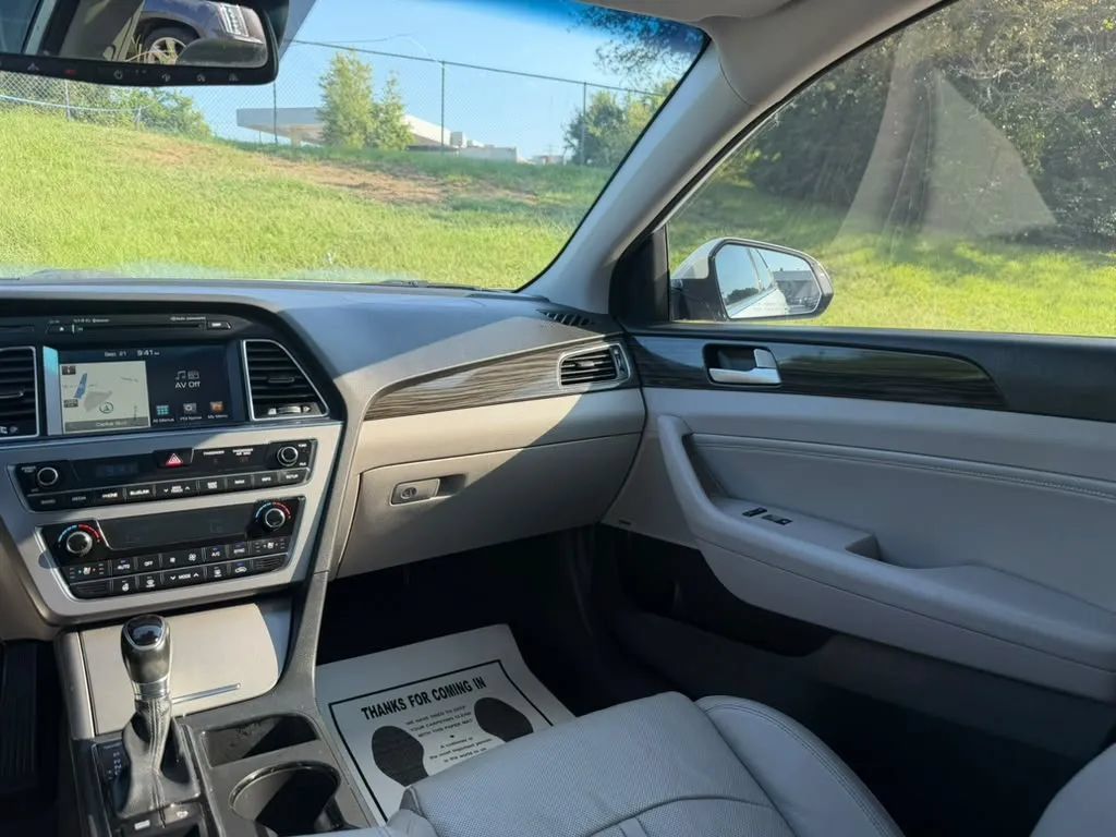 Used 2015 Hyundai Sonata Limited w/ Option Group 06 FWD image 20