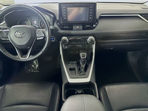 Used 2019 Toyota RAV4 XLE Premium image 17