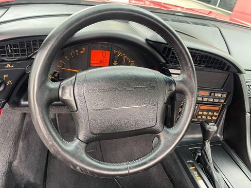 Used 1992 Chevrolet Corvette Convertible RWD image 18