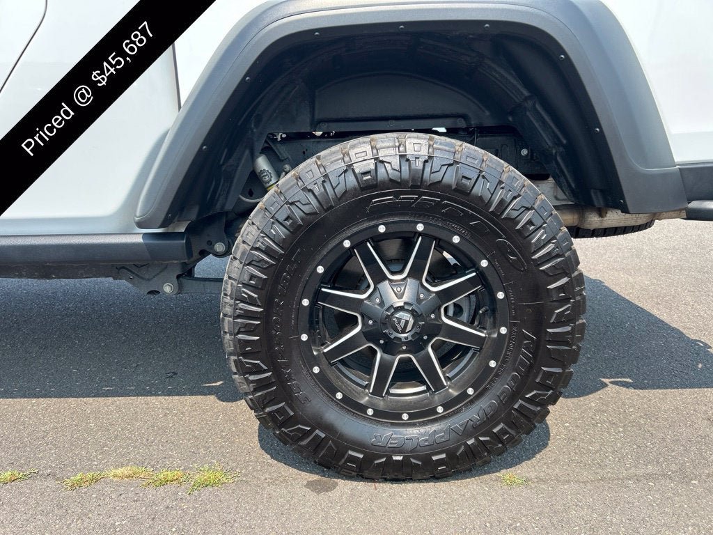 Used 2025 Jeep Gladiator Rubicon w/ Convenience Group AWD/4WD image 5