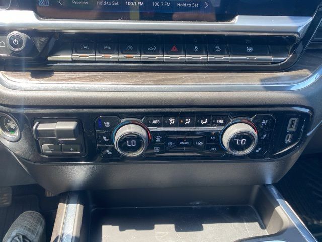 Used 2022 Chevrolet Silverado 1500 LTZ AWD/4WD image 23