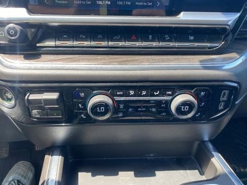 Used 2022 Chevrolet Silverado 1500 LTZ image 23