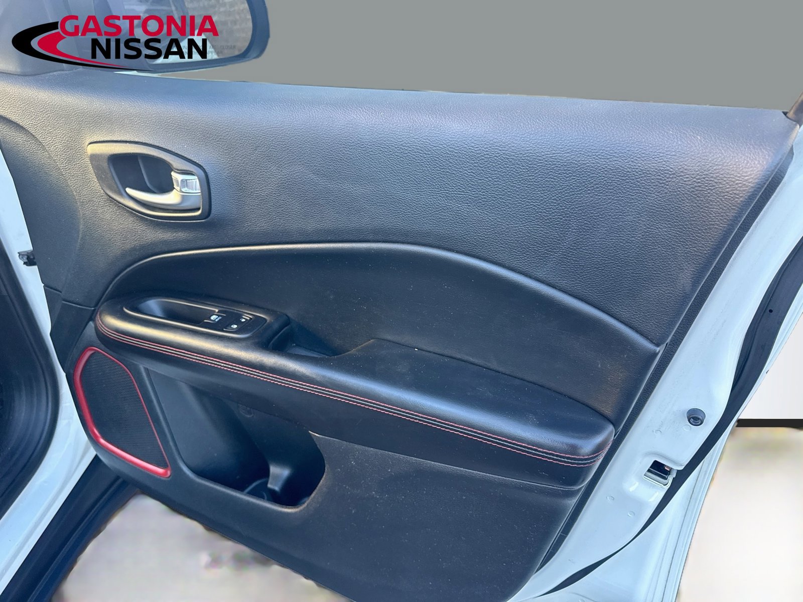 Used 2019 Jeep Compass Trailhawk w/ Cold Weather Group AWD/4WD image 37