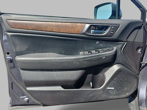 Used 2016 Subaru Outback 2.5i Limited image 32