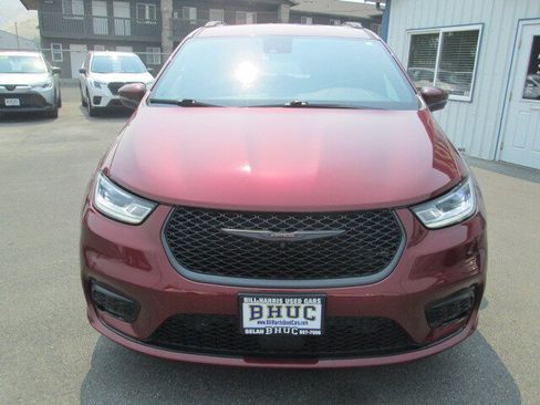 Used 2023 Chrysler Pacifica Touring-L w/ S Appearance Package AWD/4WD image 2