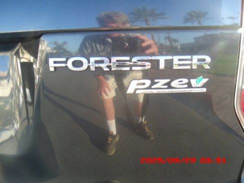 Used 2014 Subaru Forester 2.5i image 25