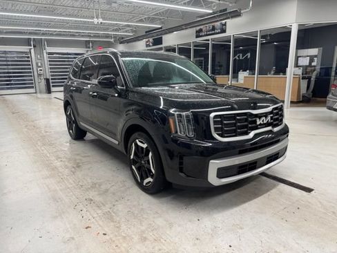 Used 2023 Kia Telluride S AWD/4WD image 2