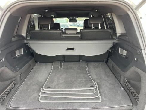Used 2025 Mercedes-Benz GLB 250 4MATIC image 8
