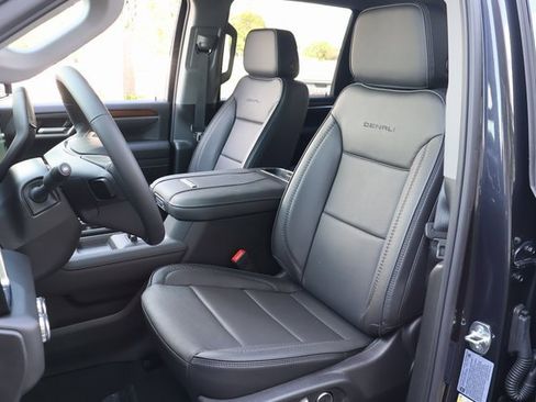 New 2026 GMC Sierra 2500 Denali w/ Denali Reserve Package image 13