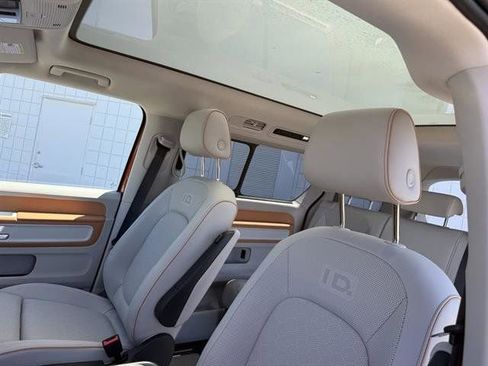 New 2025 Volkswagen ID. Buzz 1st Edition image 16