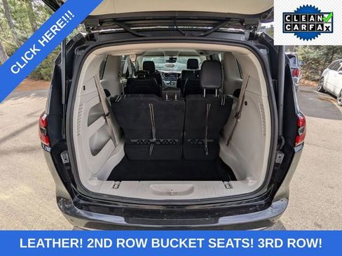 Used 2022 Chrysler Pacifica Touring-L image 12