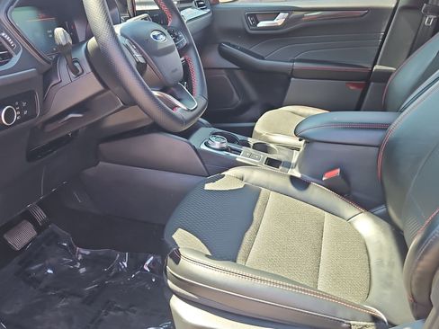 Used 2025 Ford Escape ST-Line w/ Tech Pack #1 FWD image 21