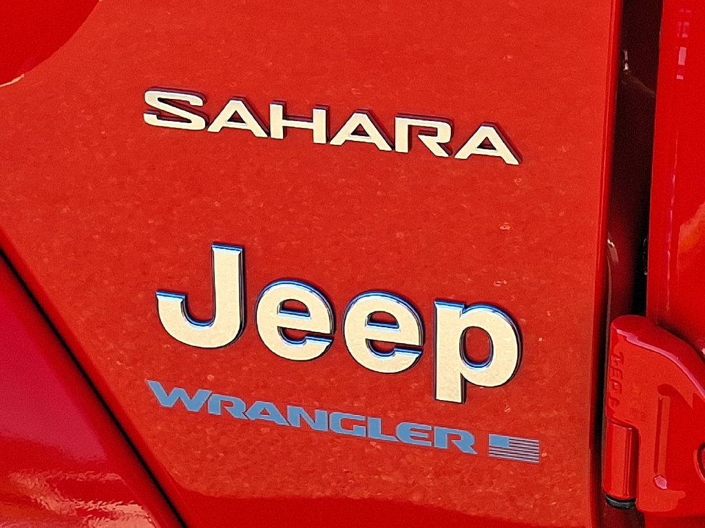 Used 2024 Jeep Wrangler Unlimited Sahara w/ Technology Group AWD/4WD image 31