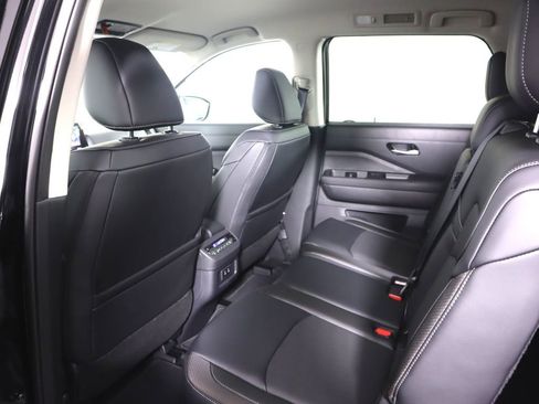 New 2026 Nissan Pathfinder SL AWD/4WD image 18