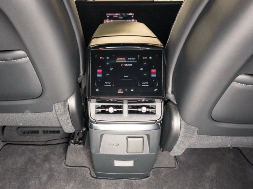 Used 2026 Cadillac Vistiq Sport AWD/4WD image 21
