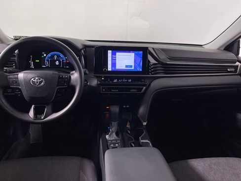 Used 2025 Toyota Camry LE FWD image 14