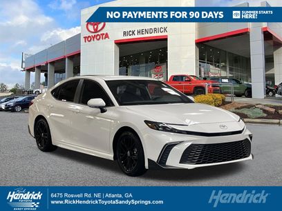 Used 2025 Toyota Camry SE w/ Multimedia Upgrade Package