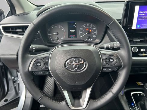 Used 2023 Toyota Corolla Cross LE image 21