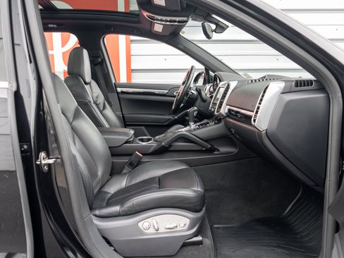 Used 2015 Porsche Cayenne S AWD/4WD image 30