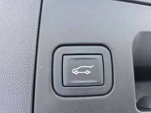 Certified 2024 Cadillac XT4 Luxury w/ Cold Weather Package image 13