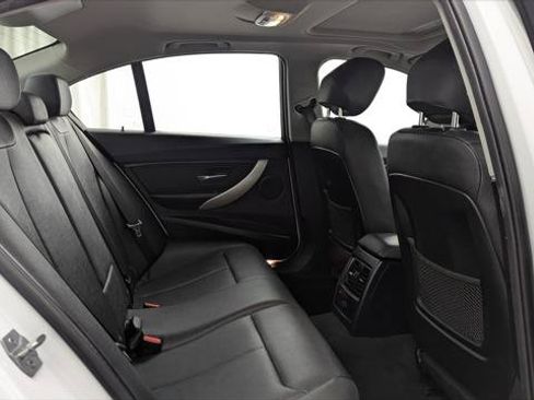 Used 2018 BMW 320i xDrive Sedan AWD/4WD image 17