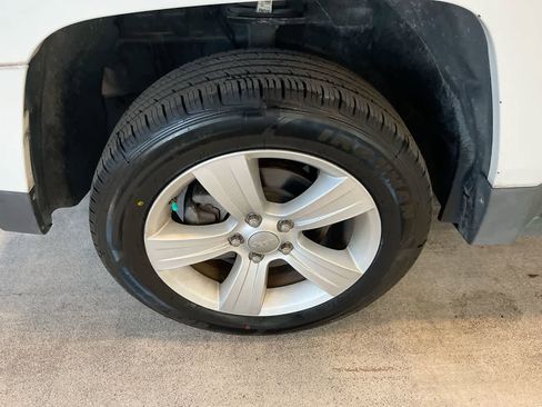 Used 2011 Jeep Patriot Latitude image 10