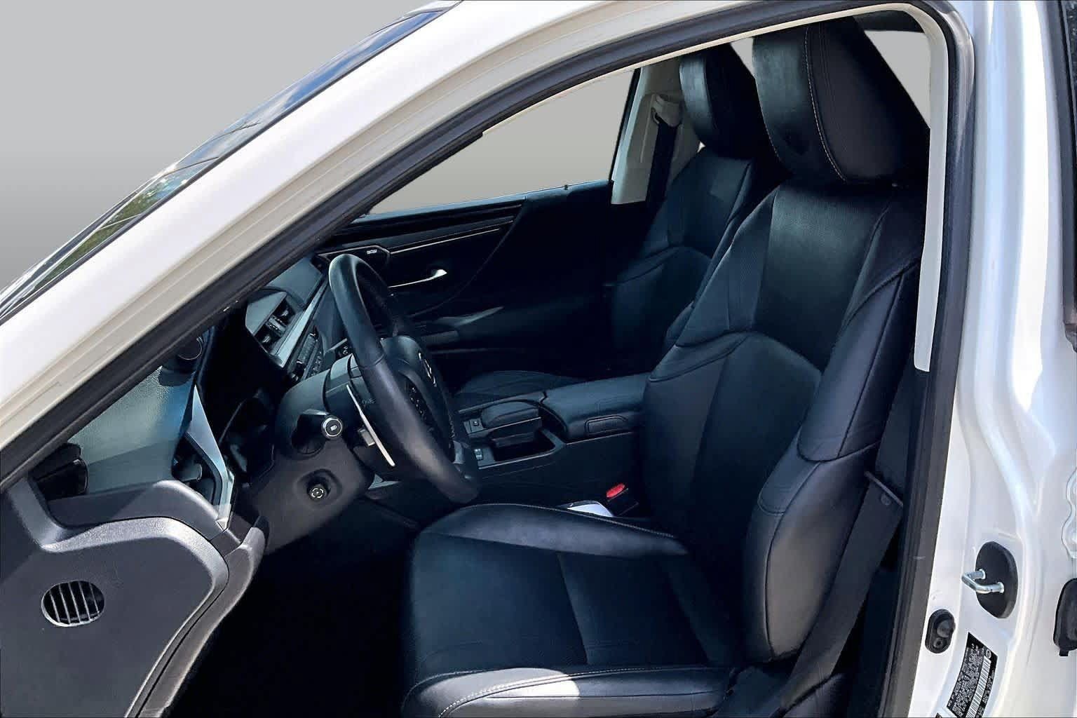 Used 2020 Lexus ES 300h w/ Premium Package FWD image 8