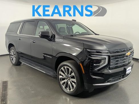 Used 2025 Chevrolet Suburban High Country image 1