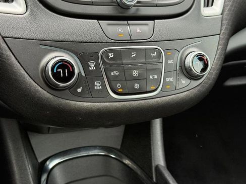 Used 2024 Chevrolet Malibu LT FWD image 18