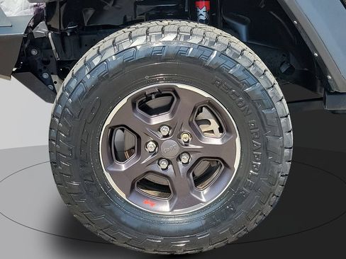 Used 2021 Jeep Gladiator Rubicon AWD/4WD image 9