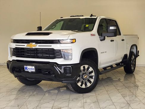 Used 2025 Chevrolet Silverado 2500 Custom w/ Custom Convenience Package AWD/4WD image 1