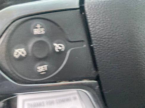 Used 2019 Chevrolet Traverse LT image 37