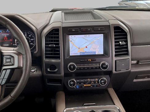 Used 2020 Ford Expedition XLT w/ Equipment Group 202A RWD image 8