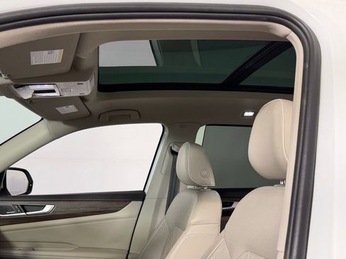 Used 2024 Volkswagen Atlas SEL Premium R-Line image 26