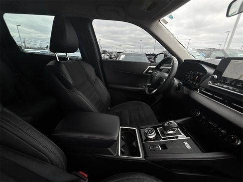 Used 2023 Mitsubishi Outlander SE image 15