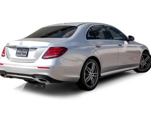 Used 2017 Mercedes-Benz E 300 image 8
