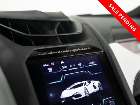 Used 2024 Lamborghini Revuelto image 21
