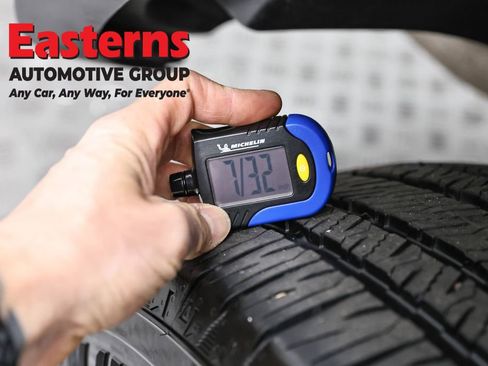 Used 2025 Jeep Wrangler Unlimited Sahara w/ Safety Group AWD/4WD image 29
