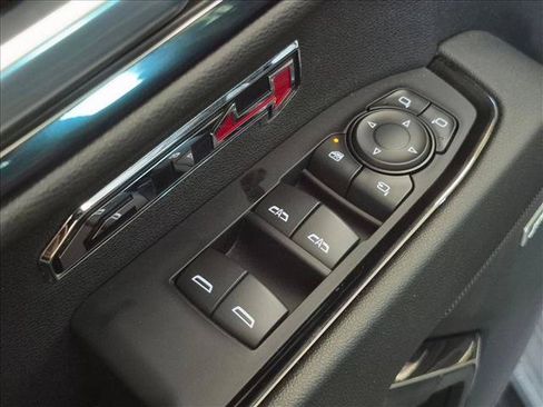 Used 2024 GMC Sierra 1500 AT4 w/ Technology Package AWD/4WD image 10