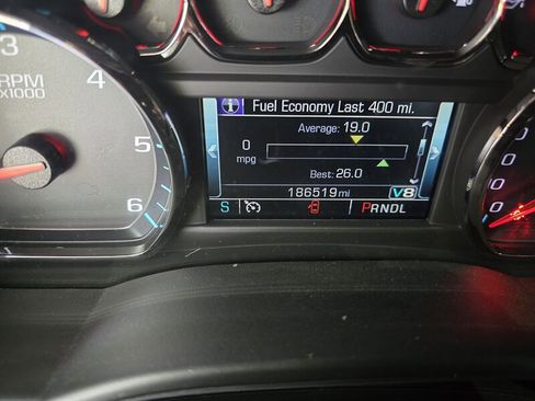 Used 2020 Chevrolet Suburban LT image 27