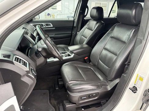 Used 2015 Ford Explorer XLT w/ Equipment Group 202B image 10