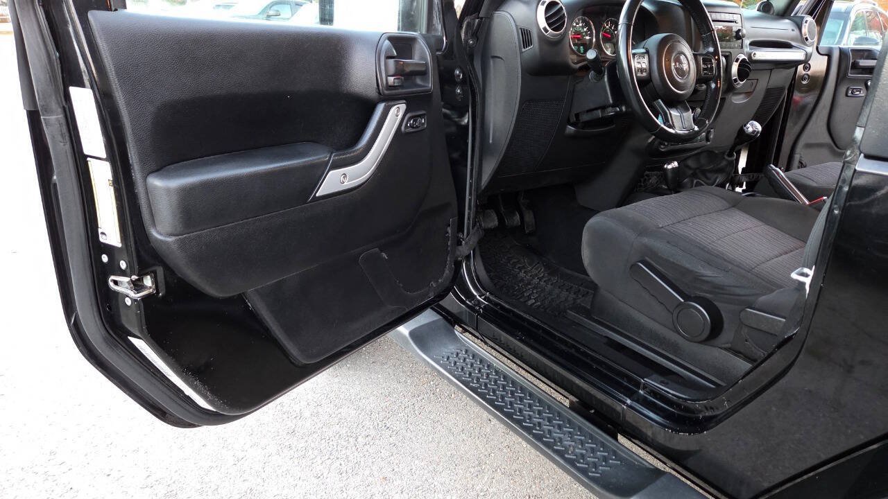 Used 2012 Jeep Wrangler Sahara w/ Dual Top Group AWD/4WD image 25