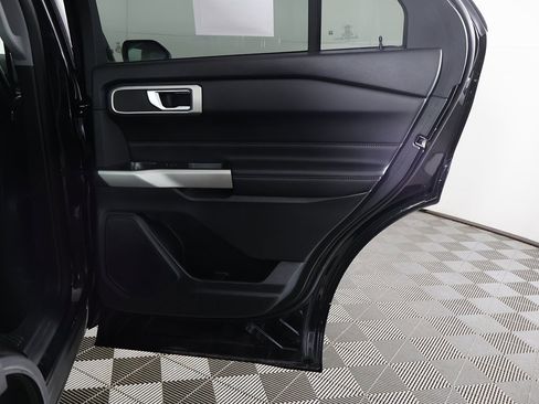 Used 2020 Ford Explorer XLT w/ Equipment Group 202A image 25