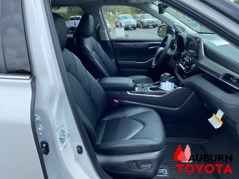 New 2026 Toyota Highlander Limited AWD/4WD image 23