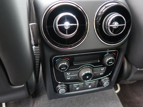 Used 2019 Jaguar XJ R-Sport image 44